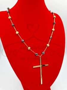 Naszyjnik z hematytem krzyż