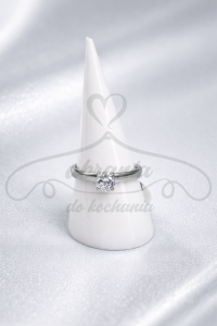 Pierścionek srebrna, mała cyrkonia