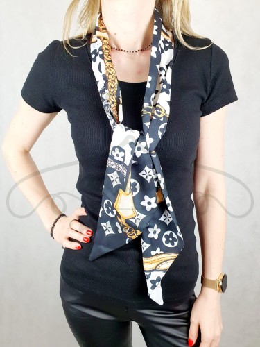 Apaszka czarno biała.jpg