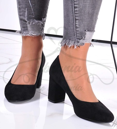 Czółenka czarne zamszowe.jpg