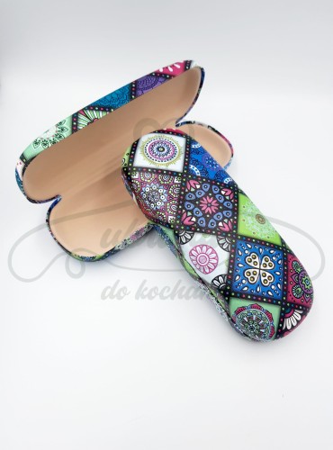 Etui na okulary wielokolorowe.jpg