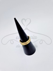 Pierścionek z cyrkoniami